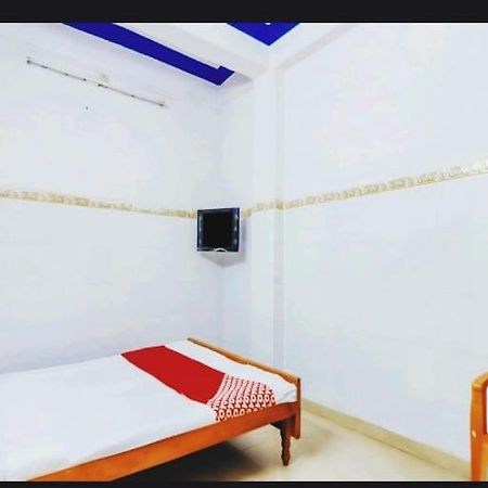 Metro Lodge Хайдарабад Экстерьер фото